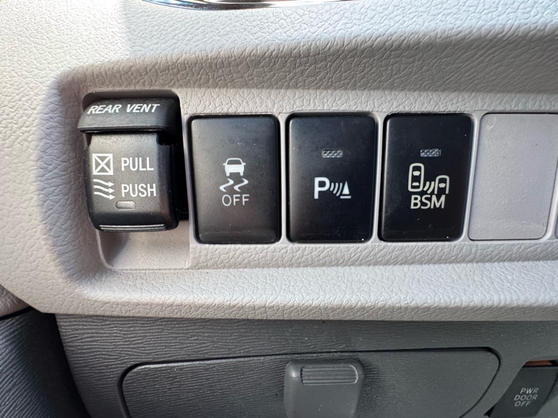 Toyota Sienna Limited Premium 7-Passenger 2017