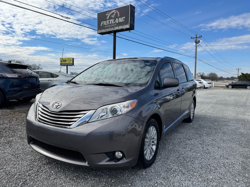Toyota Sienna Limited Premium 7-Passenger 2017
