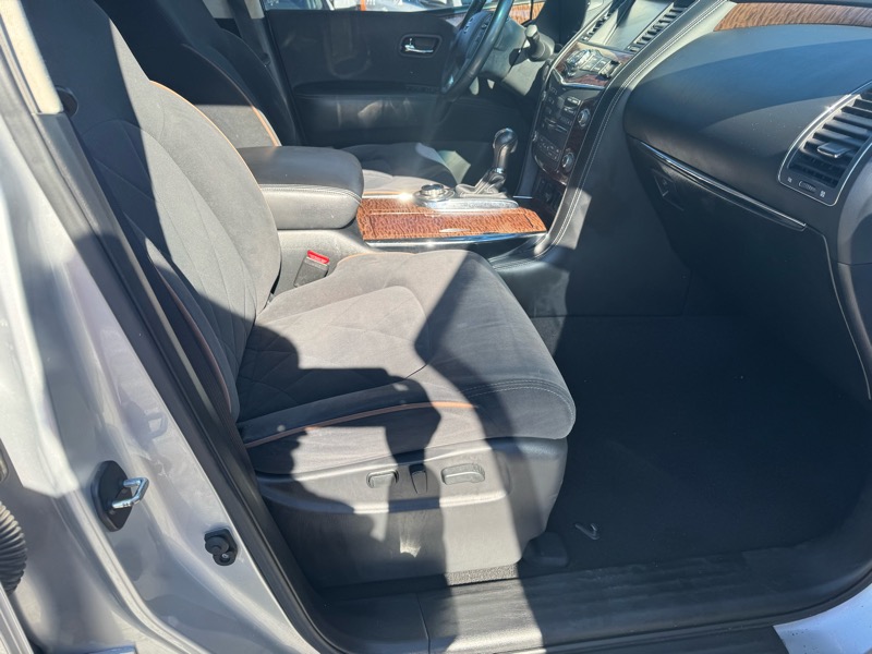 Nissan Armada SV AWD 2017