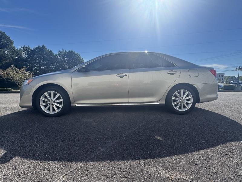 Toyota Camry SE V6 2013