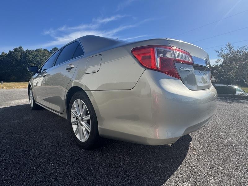 Toyota Camry SE V6 2013
