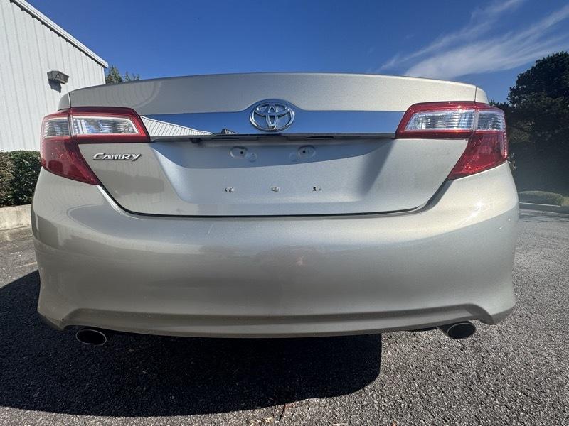 Toyota Camry SE V6 2013
