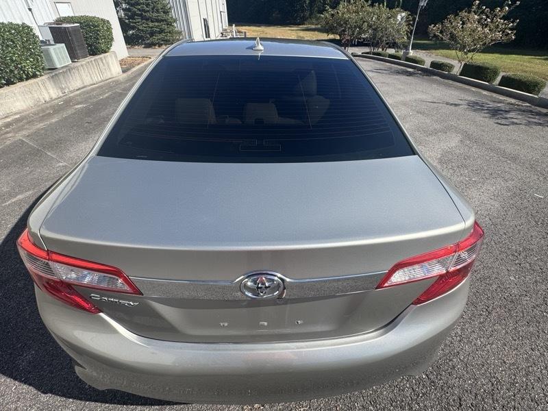 Toyota Camry SE V6 2013