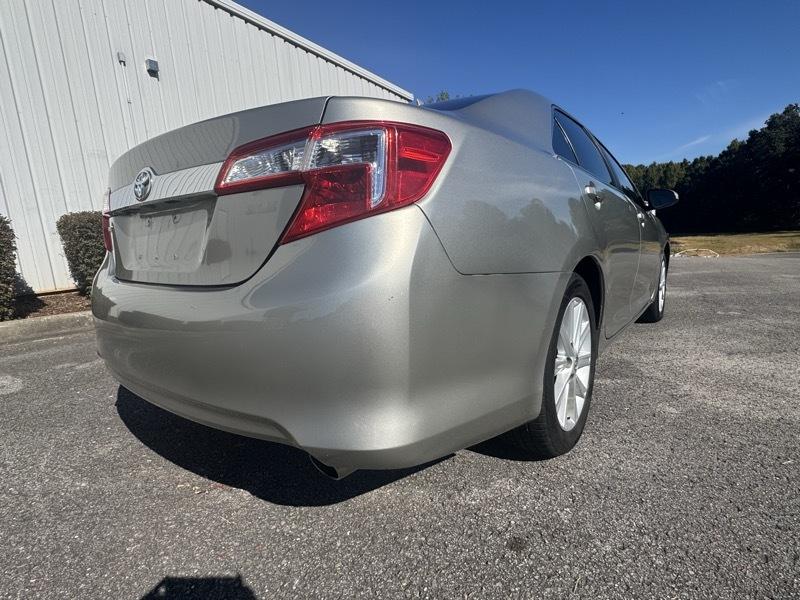 Toyota Camry SE V6 2013
