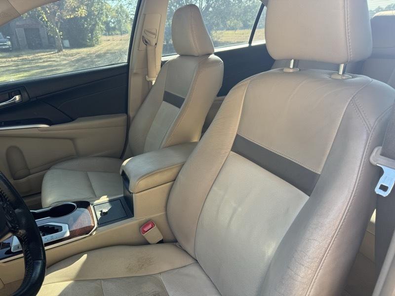 Toyota Camry SE V6 2013