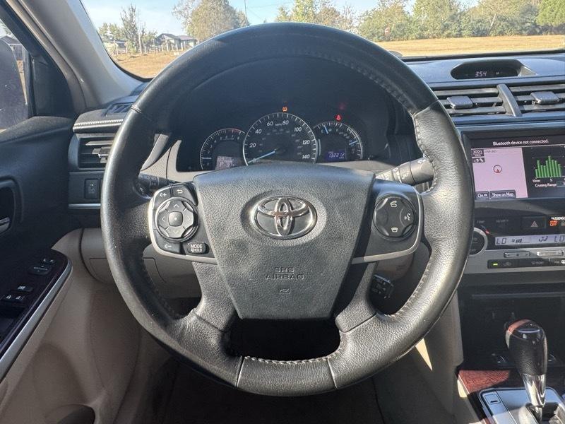Toyota Camry SE V6 2013