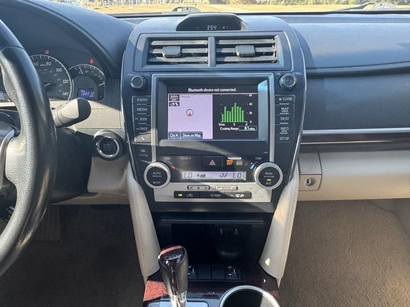 Toyota Camry SE V6 2013