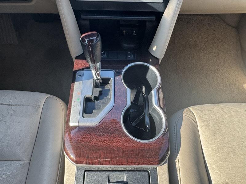 Toyota Camry SE V6 2013