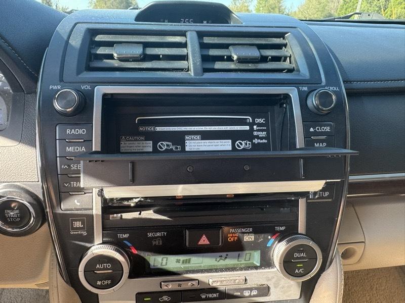 Toyota Camry SE V6 2013