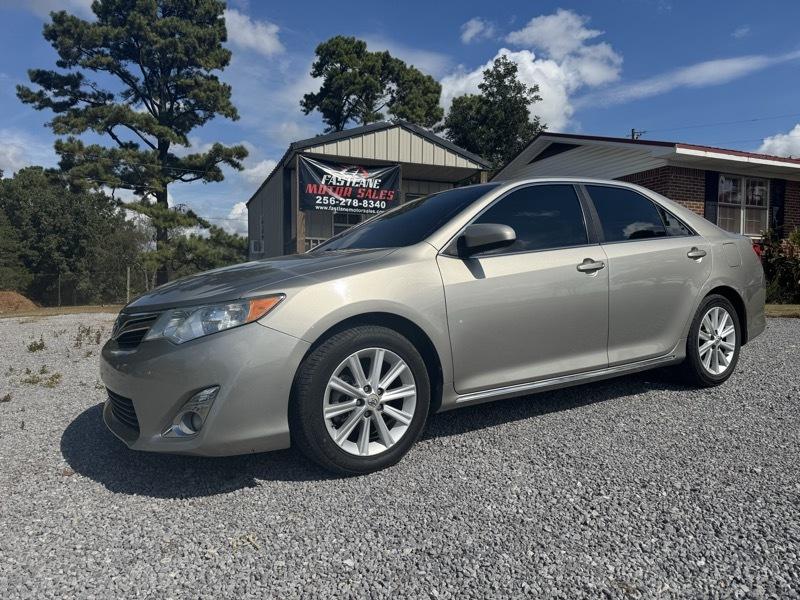 Toyota Camry SE V6 2013