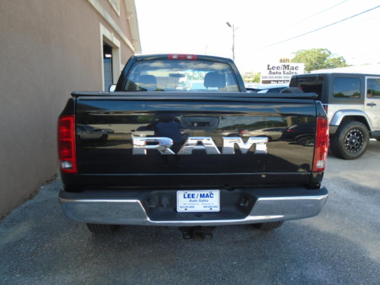 Dodge Ram 1500 2dr Reg Cab 120.5" WB 4WD SLT 2005