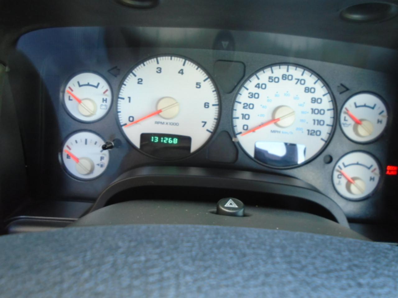 Dodge Ram 1500 2dr Reg Cab 120.5" WB 4WD SLT 2005