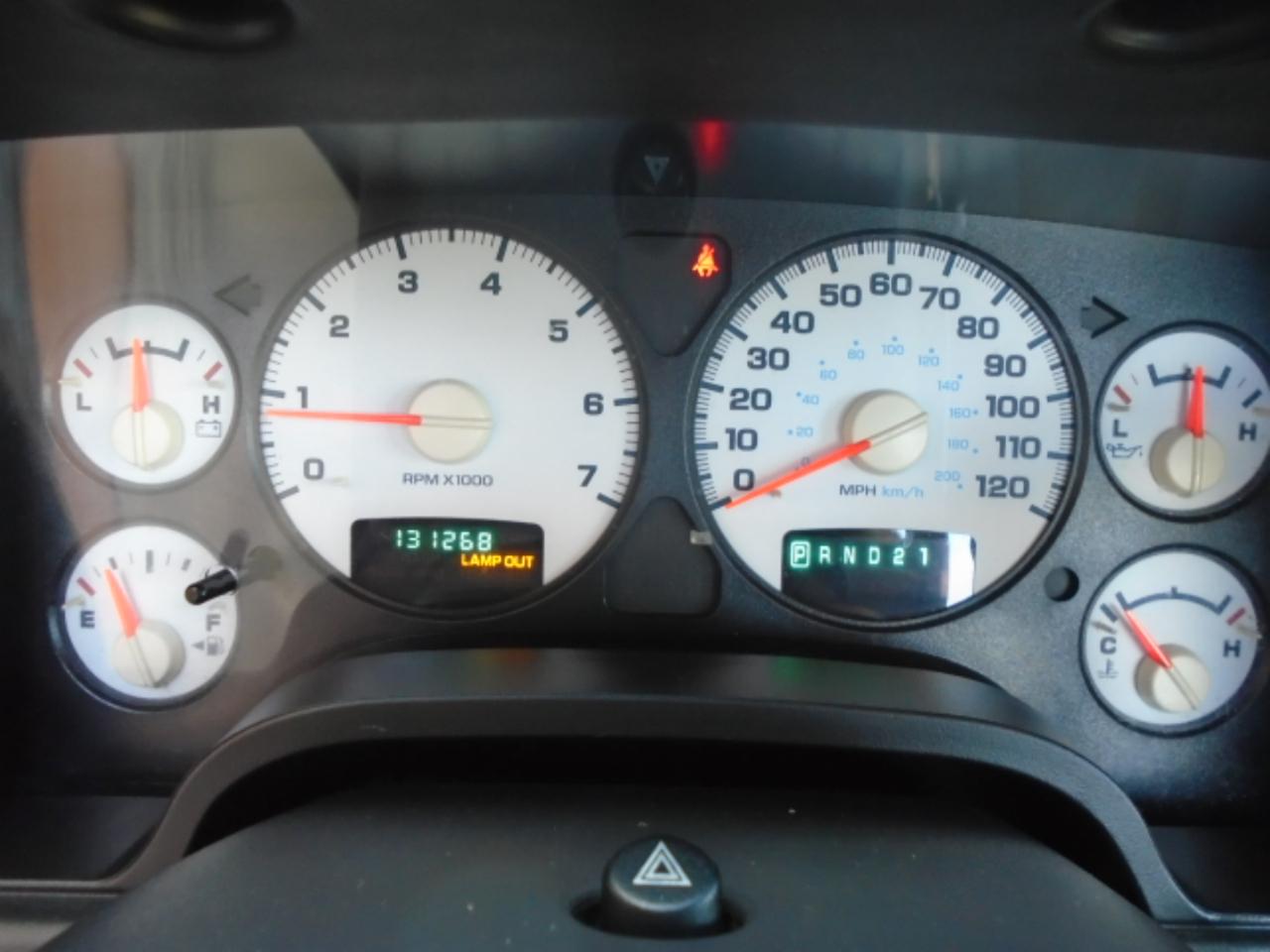 Dodge Ram 1500 2dr Reg Cab 120.5" WB 4WD SLT 2005