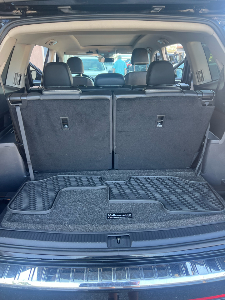 Volkswagen Atlas 2021.5 3.6L V6 SEL Premium R-Line 4MOTION 2023 Volkswagen Atlas 2021.5 3.6L V6 SEL Premium R-Line 4MOTION 2023