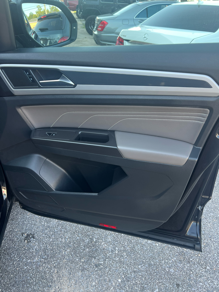 Volkswagen Atlas 2021.5 3.6L V6 SEL Premium R-Line 4MOTION 2023 Volkswagen Atlas 2021.5 3.6L V6 SEL Premium R-Line 4MOTION 2023