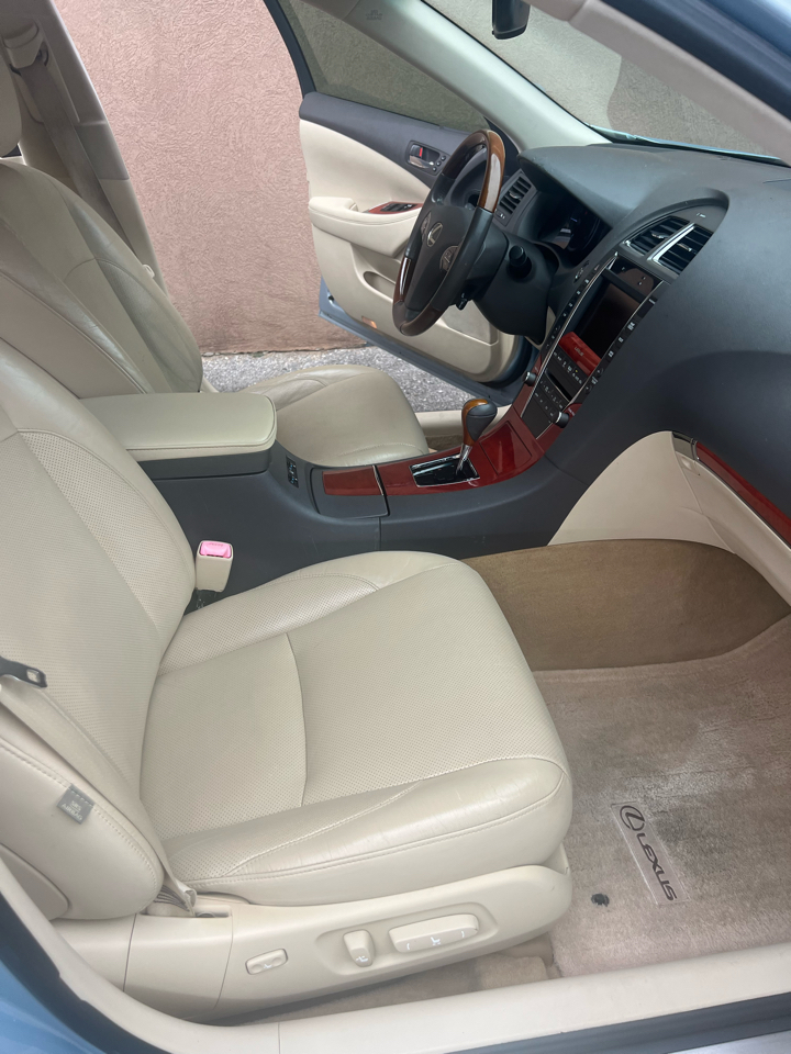 Lexus ES 350 4dr Sdn 2011 Lexus ES 350 4dr Sdn 2011