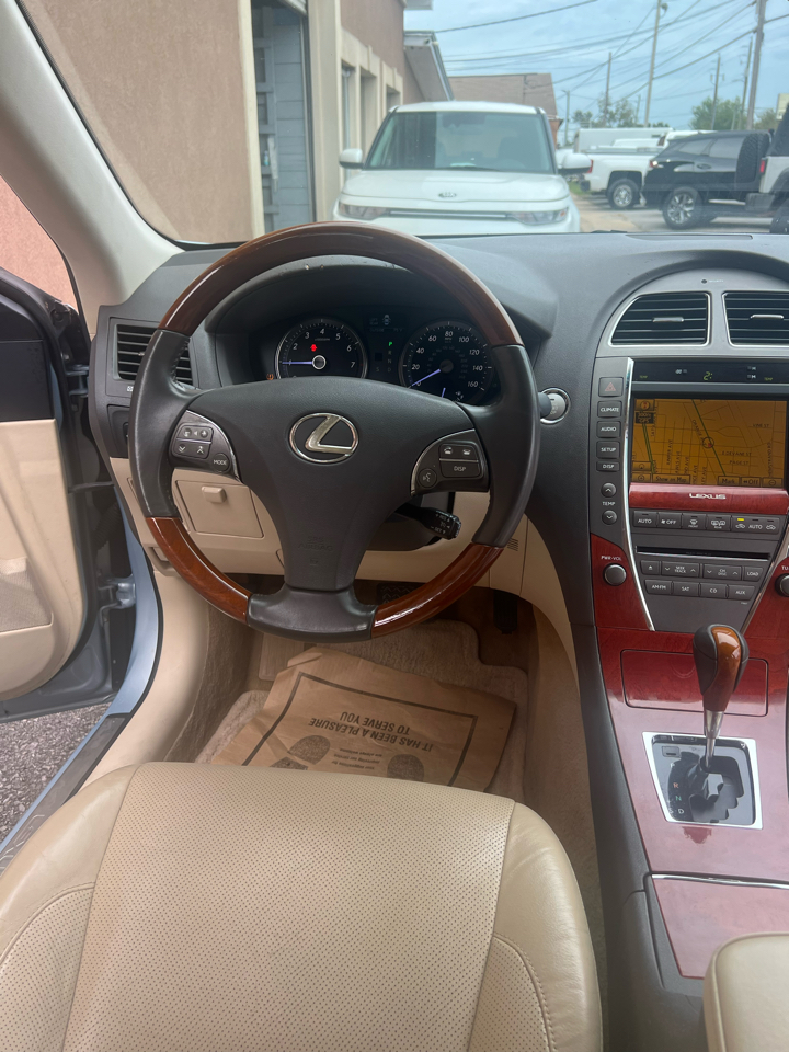 Lexus ES 350 4dr Sdn 2011 Lexus ES 350 4dr Sdn 2011