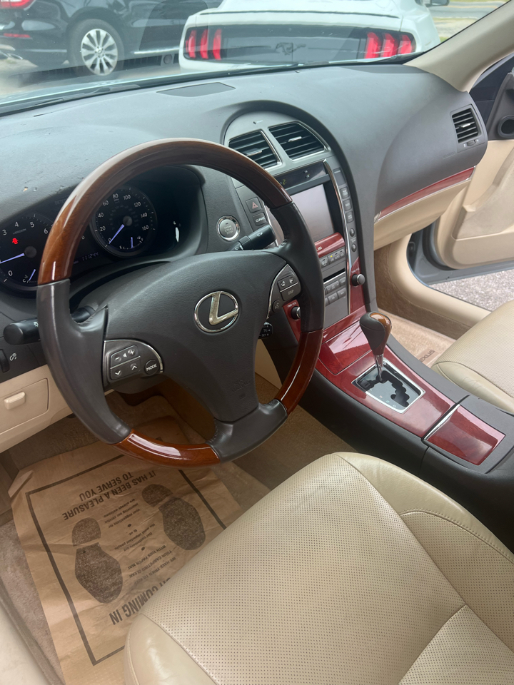 Lexus ES 350 4dr Sdn 2011 Lexus ES 350 4dr Sdn 2011