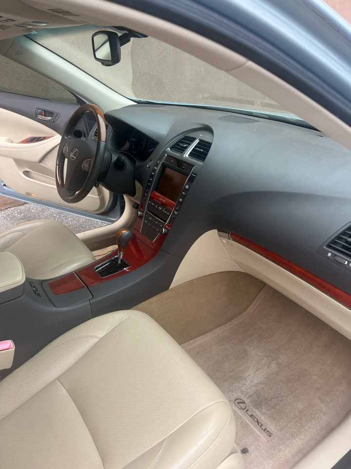 Lexus ES 350 4dr Sdn 2011 Lexus ES 350 4dr Sdn 2011