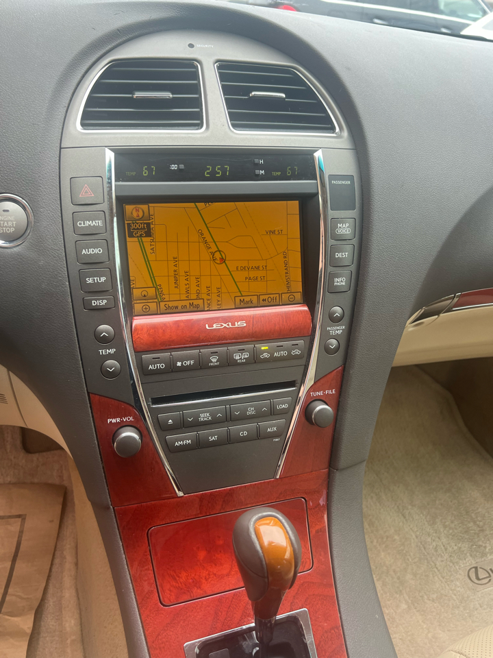 Lexus ES 350 4dr Sdn 2011 Lexus ES 350 4dr Sdn 2011