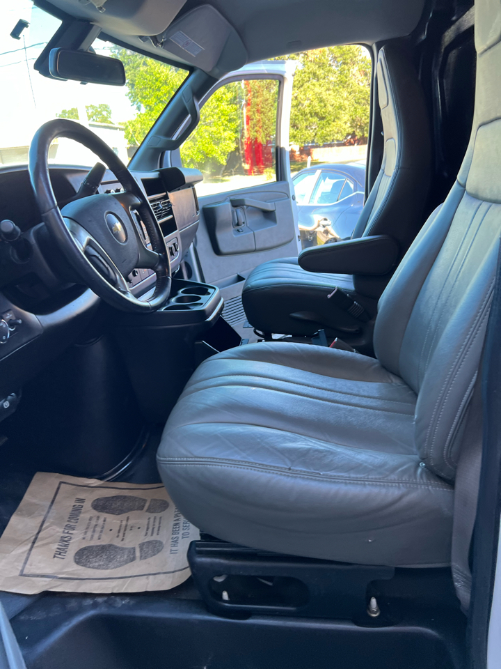 2019 Chevrolet Express Cargo Van 2500 photo 4