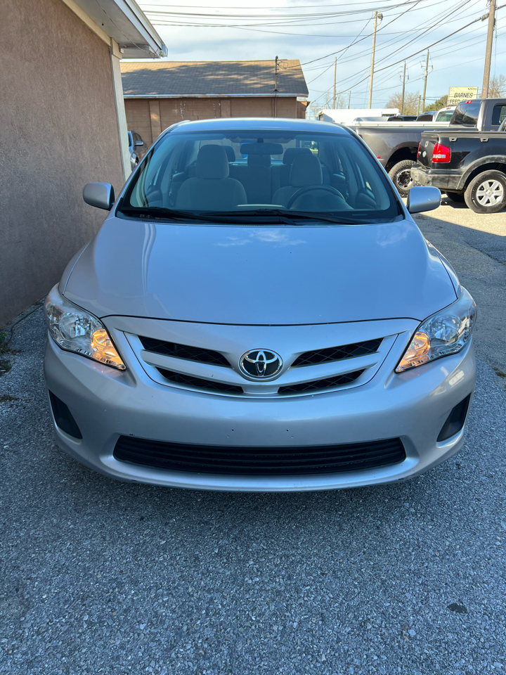 Toyota Corolla 4dr Sdn Auto LE (Natl) 2011