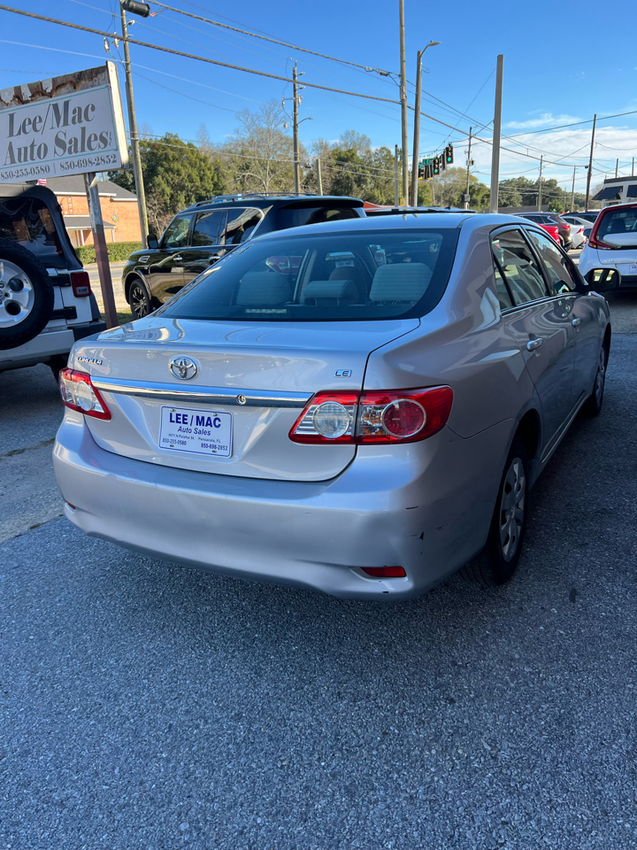 Toyota Corolla 4dr Sdn Auto LE (Natl) 2011