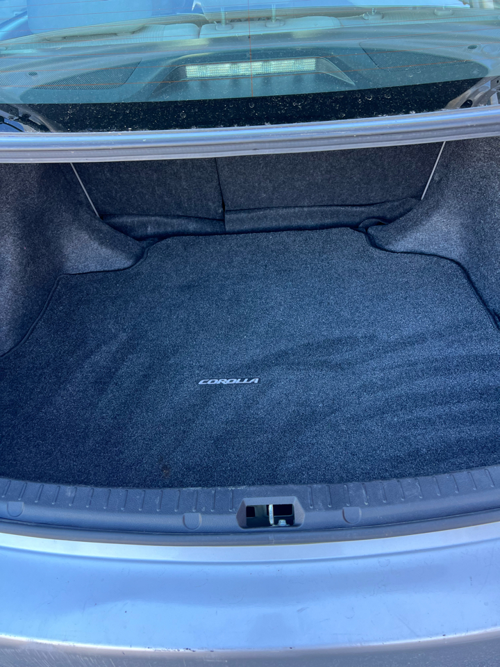 Toyota Corolla 4dr Sdn Auto LE (Natl) 2011