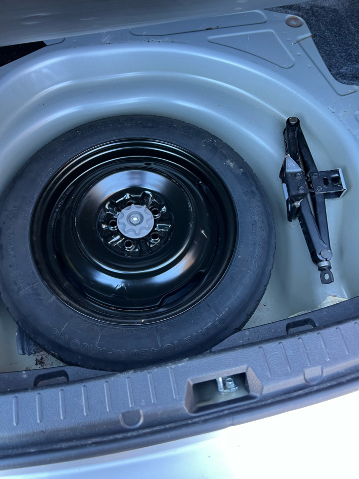 Toyota Corolla 4dr Sdn Auto LE (Natl) 2011