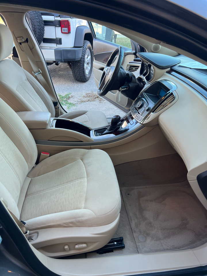 Buick LaCrosse 4dr Sdn CX 2011