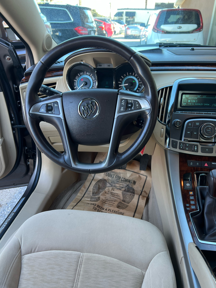Buick LaCrosse 4dr Sdn CX 2011