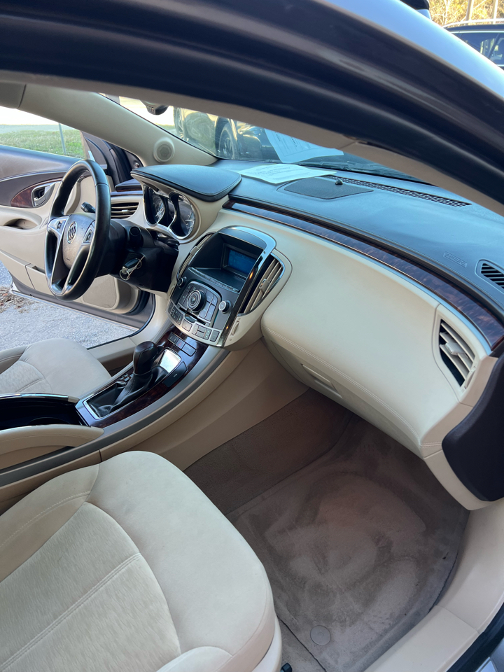 Buick LaCrosse 4dr Sdn CX 2011