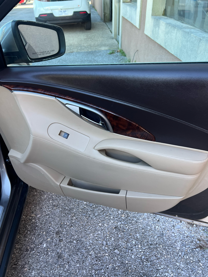 Buick LaCrosse 4dr Sdn CX 2011