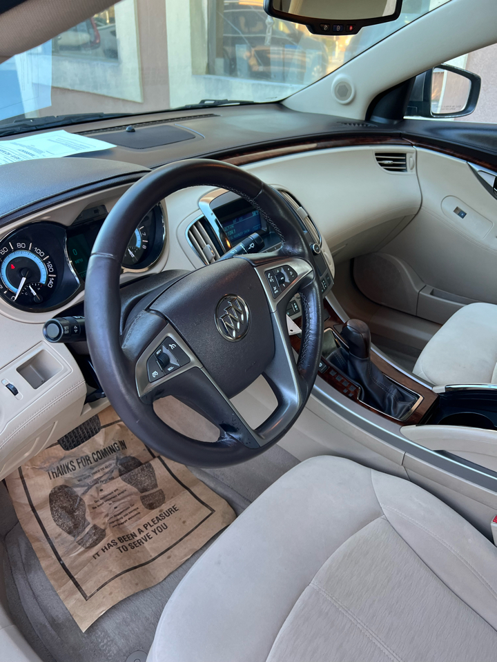 Buick LaCrosse 4dr Sdn CX 2011