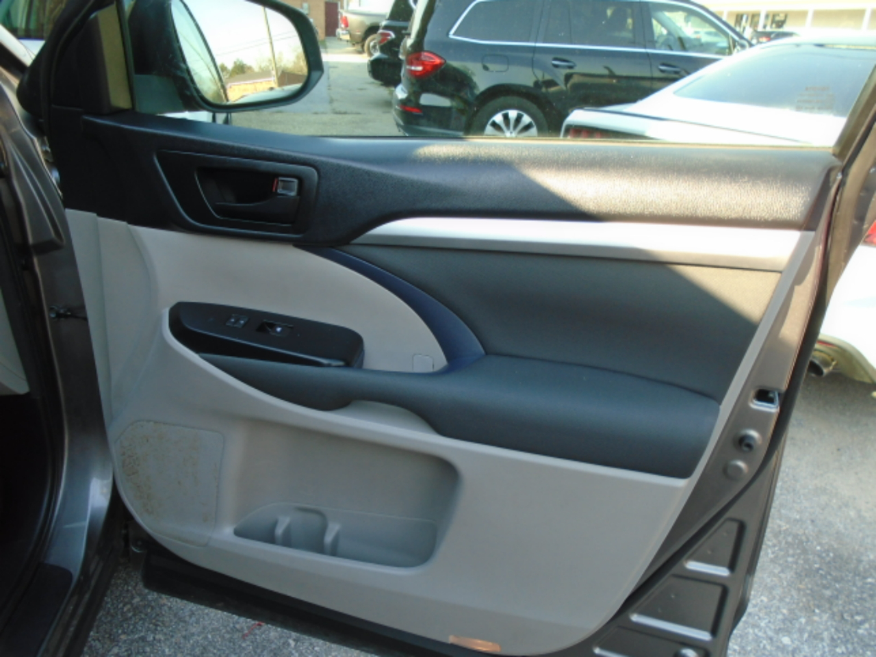 Toyota Highlander FWD 4dr I4 LE (Natl) 2016