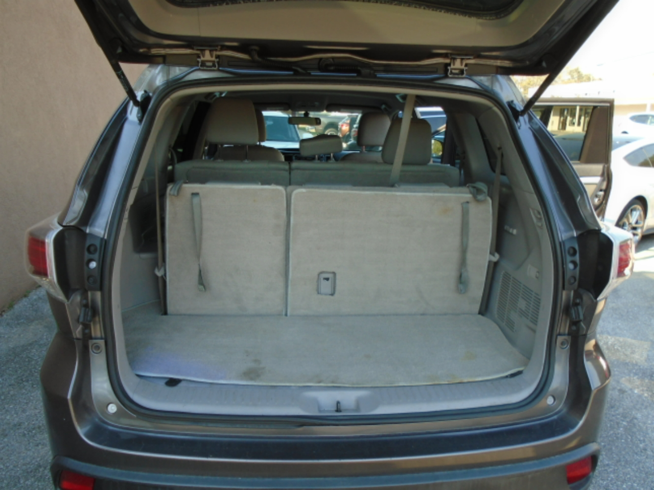 Toyota Highlander FWD 4dr I4 LE (Natl) 2016