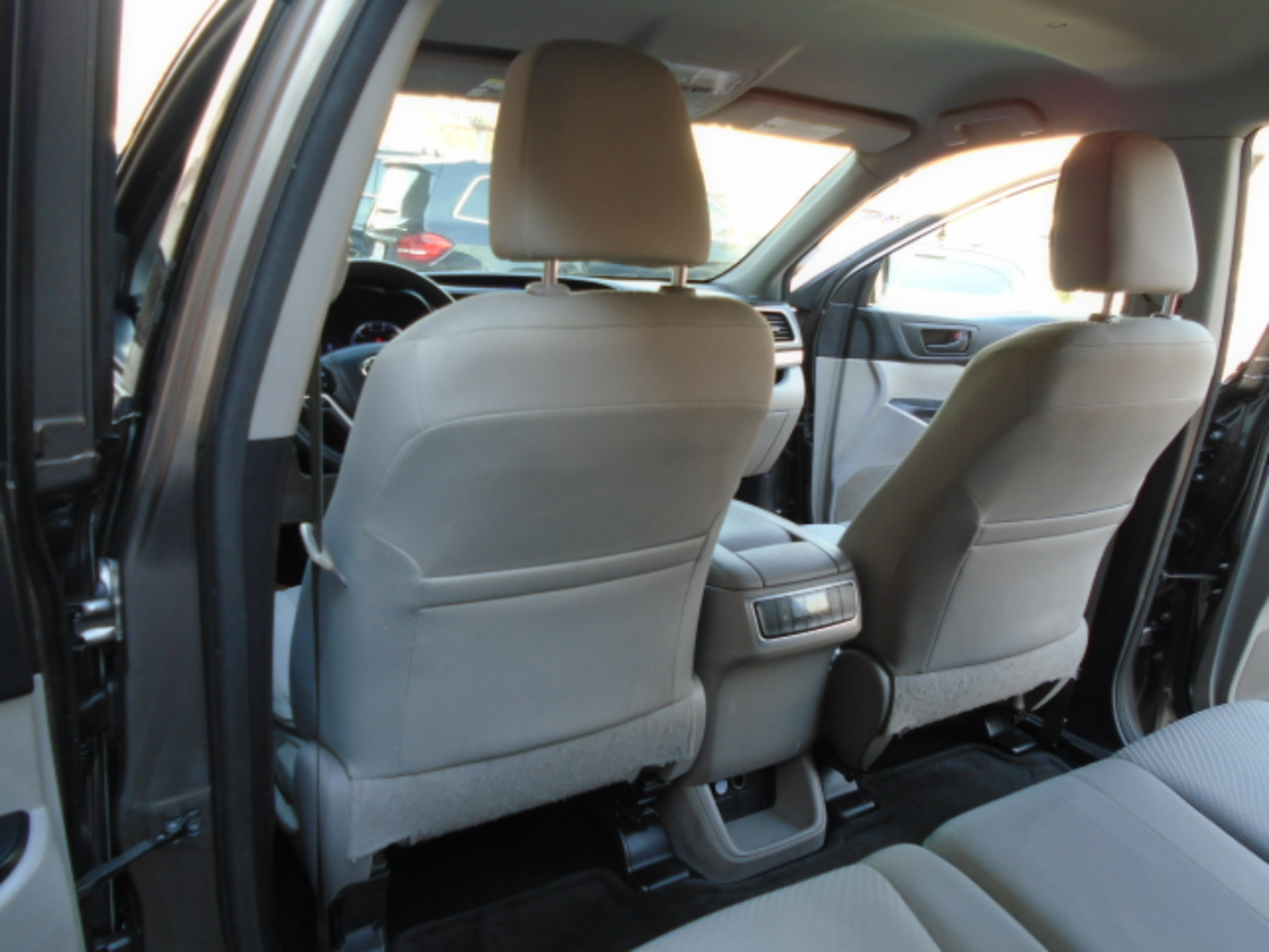 Toyota Highlander FWD 4dr I4 LE (Natl) 2016