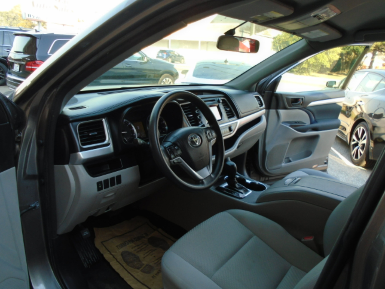 Toyota Highlander FWD 4dr I4 LE (Natl) 2016