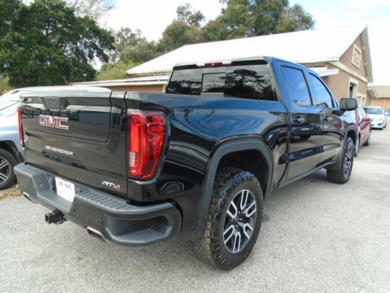 GMC Sierra 1500 Crew Cab Crew Cab 143.5" WB 4WD SLT 2019