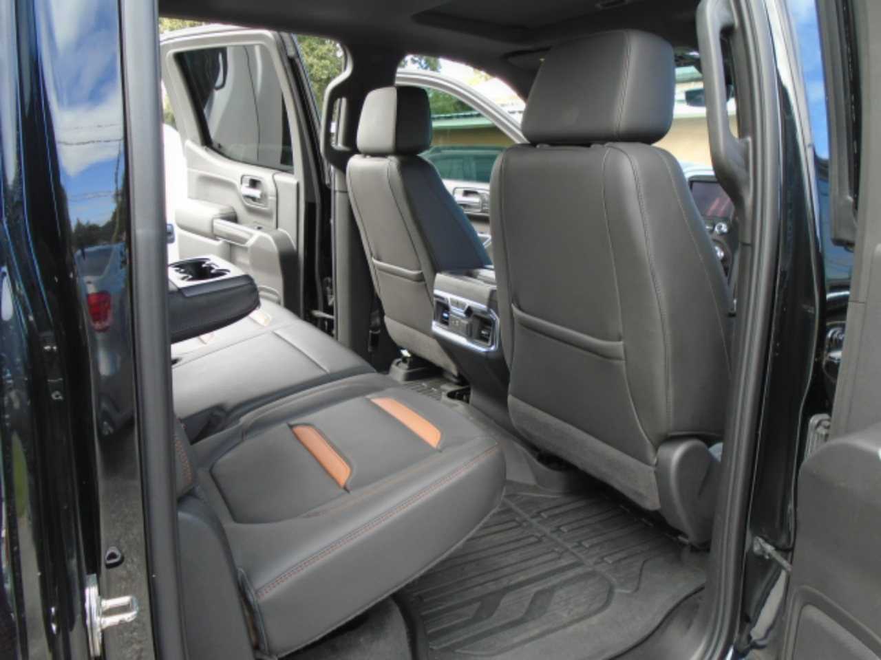 GMC Sierra 1500 Crew Cab Crew Cab 143.5" WB 4WD SLT 2019