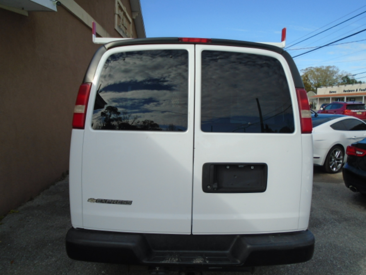 Chevrolet Express Cargo Van RWD 2500 135" 2018