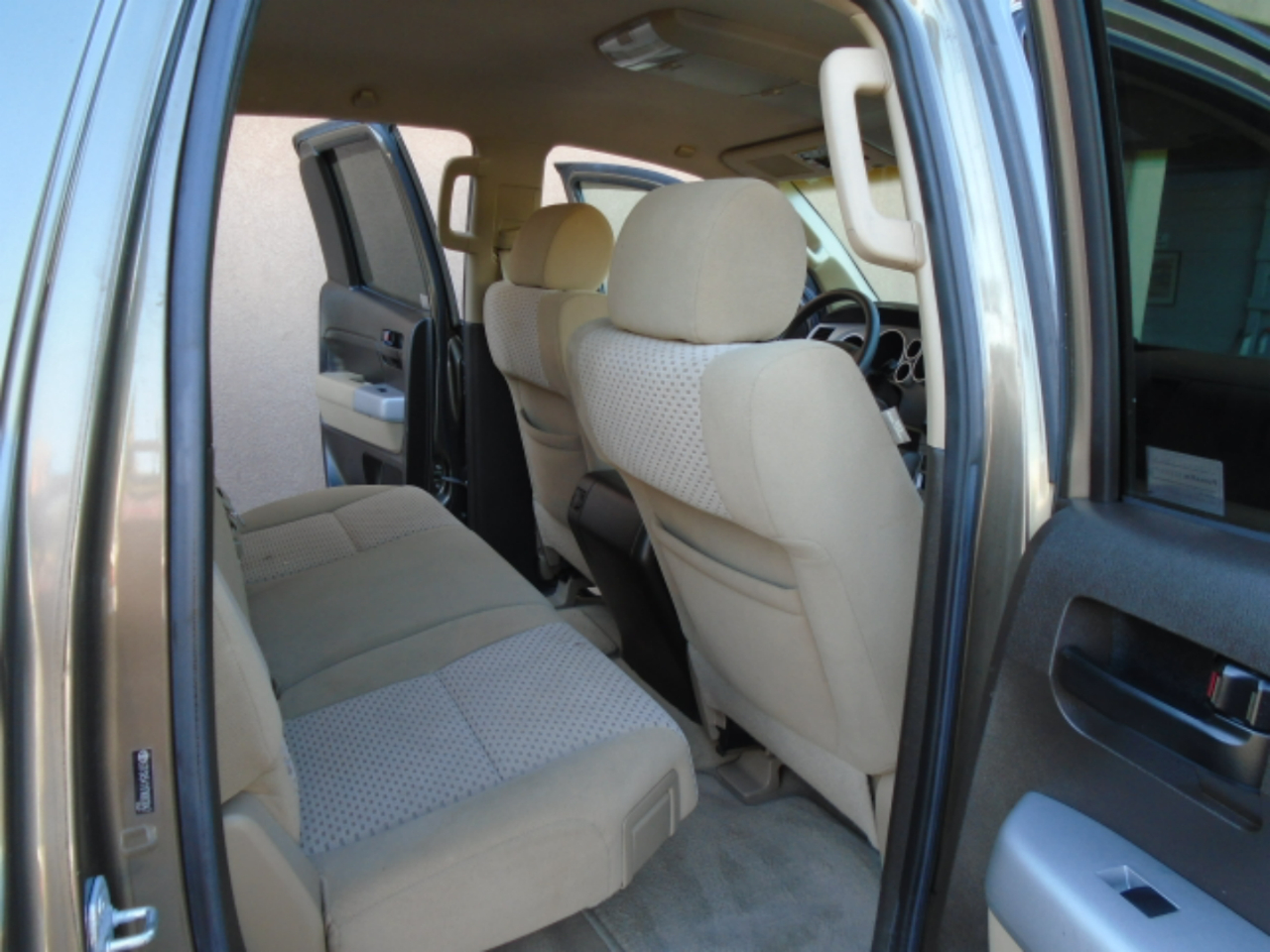 Toyota Tundra 2WD Double 164.6" 5.7L V8 SR5 (Natl 2007