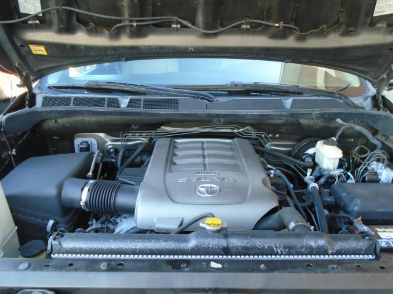 Toyota Tundra 2WD Double 164.6" 5.7L V8 SR5 (Natl 2007