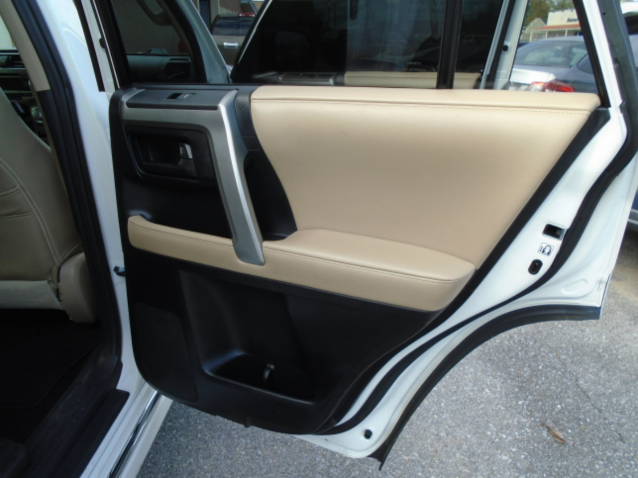 Toyota 4Runner RWD 4dr V6 Limited (Natl) 2013