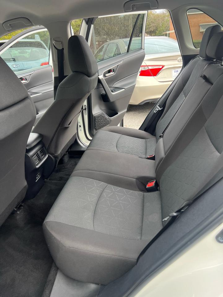 Toyota RAV4 XLE AWD (Natl) 2025