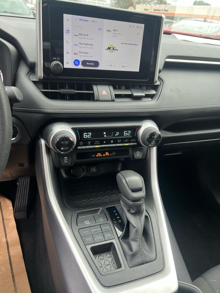 Toyota RAV4 XLE AWD (Natl) 2025