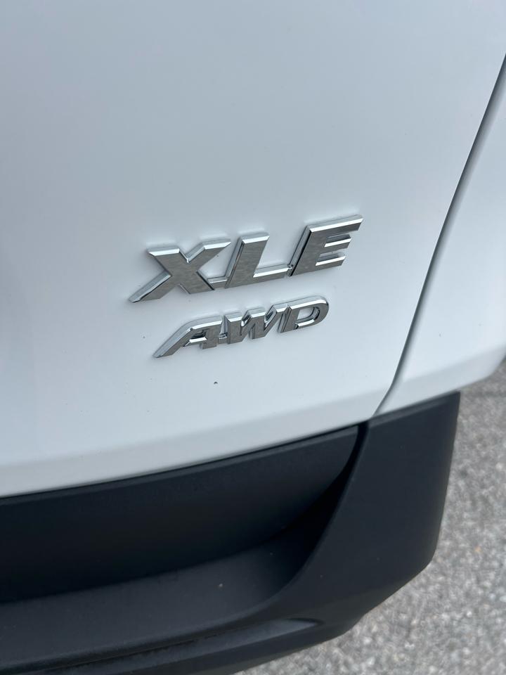 Toyota RAV4 XLE AWD (Natl) 2025