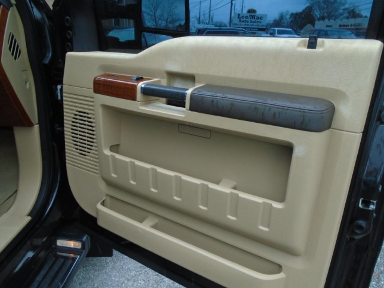 Ford Super Duty F-450 DRW 4WD Crew Cab 172" King Ranch 2015