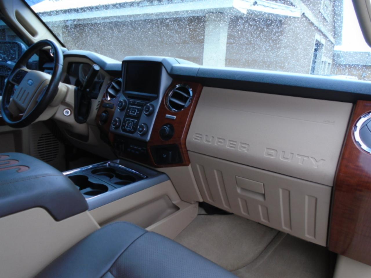 Ford Super Duty F-450 DRW 4WD Crew Cab 172" King Ranch 2015