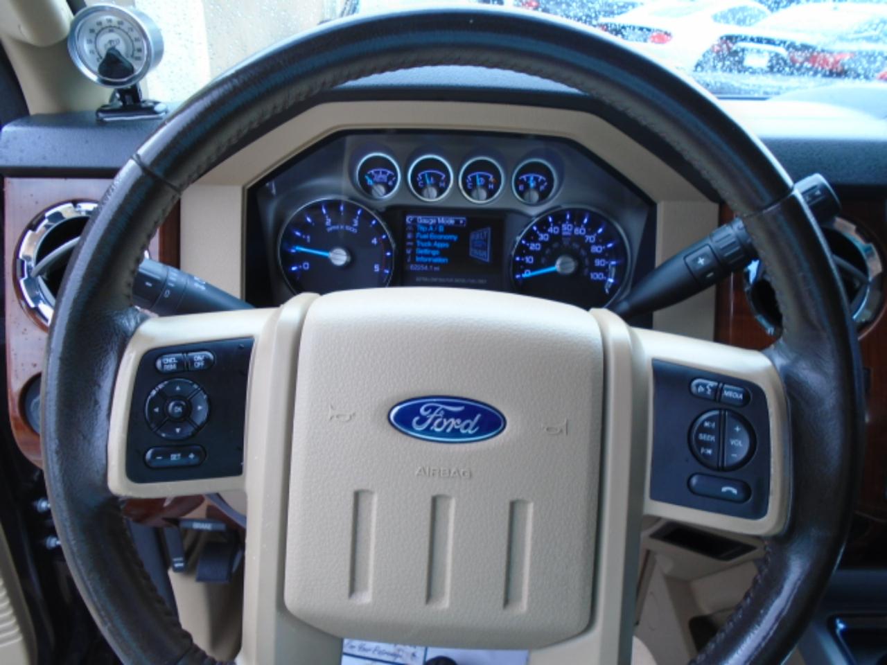 Ford Super Duty F-450 DRW 4WD Crew Cab 172" King Ranch 2015